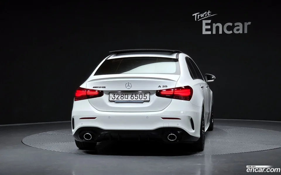 Mercedes-Benz A-Class AMG A35 4MATIC 2024 — thumbnail 4