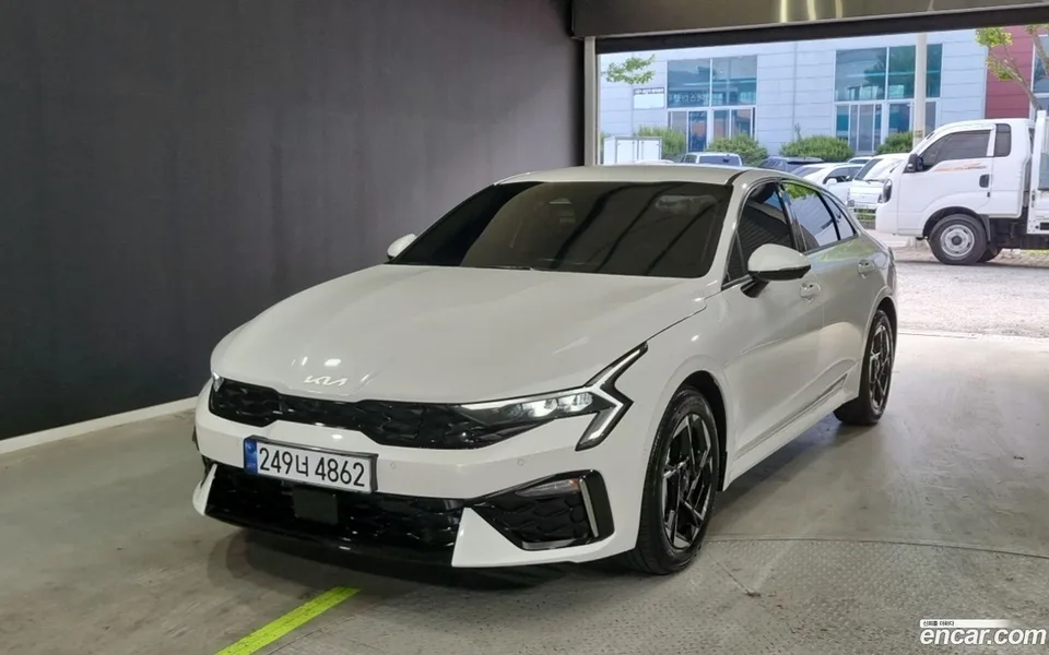 Kia K5 2.0 2025 — фото 1, купить с доставкой в Москву