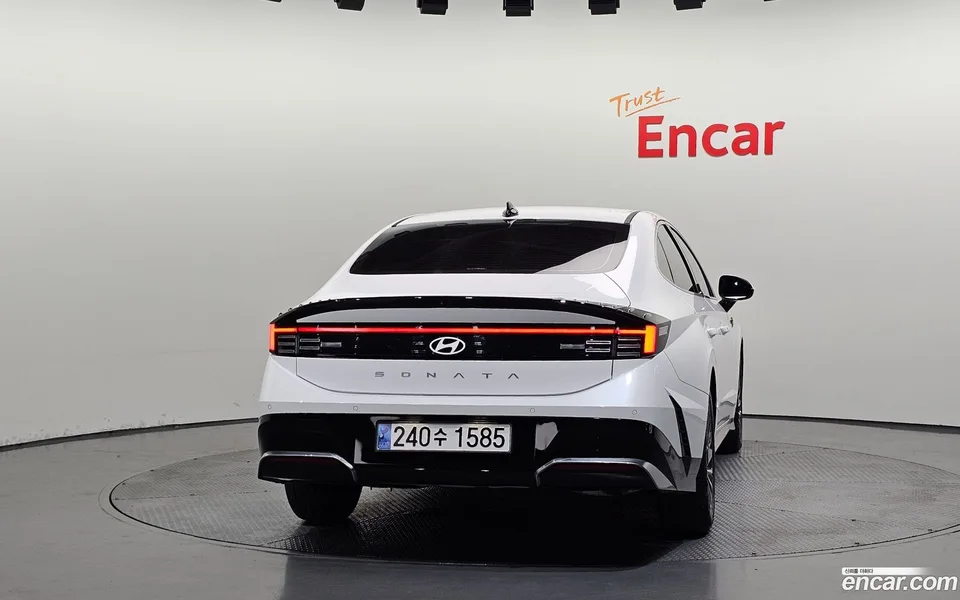 Hyundai Sonata The Edge Hybrid 2024 — миниатюра 4