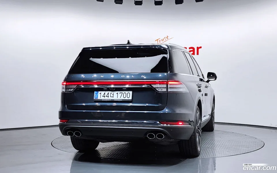 Lincoln Aviator 3.0 AWD 2023 — миниатюра 4