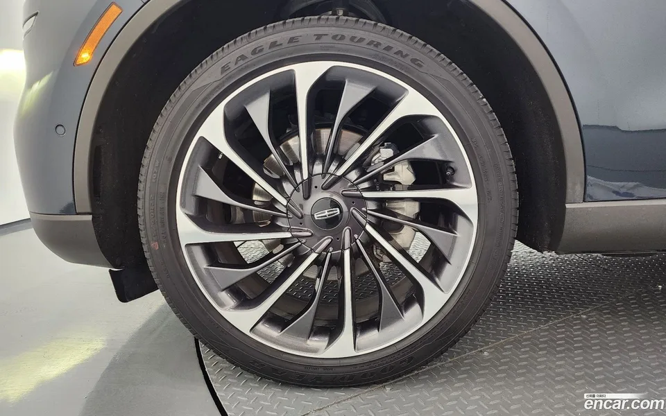 Lincoln Aviator 3.0 AWD 2023 — миниатюра 5
