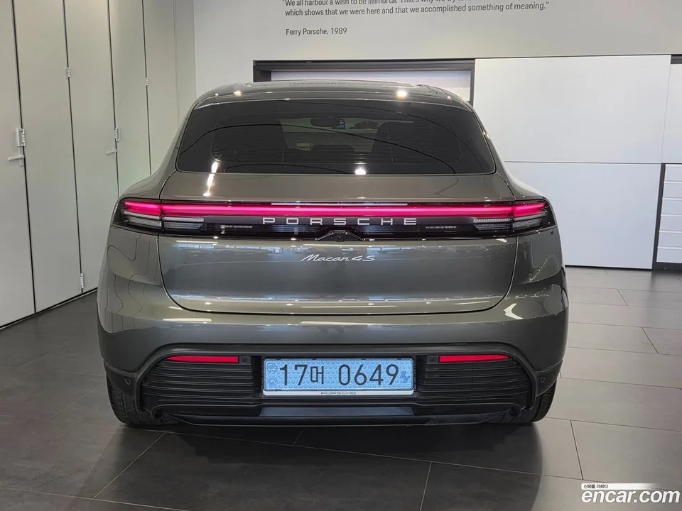 Porsche Macan Electric 4S 2025 — миниатюра 4
