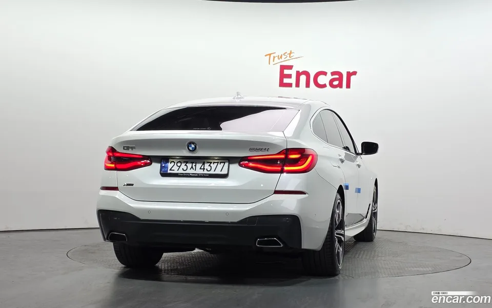 BMW 6 Series GT 630i xDrive M 2023 — миниатюра 4