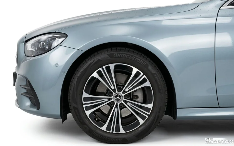 Mercedes-Benz E-Class E200 2025 — миниатюра 5