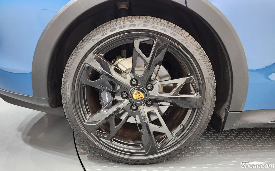 Porsche Taycan 4 2022 — миниатюра 5
