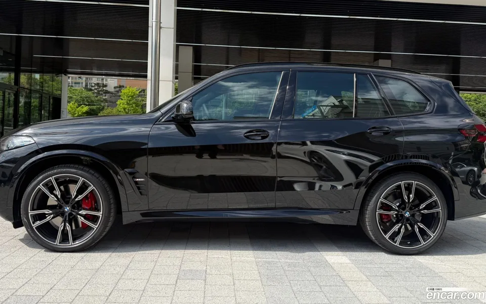 BMW X5 M60i 2025 — миниатюра 4