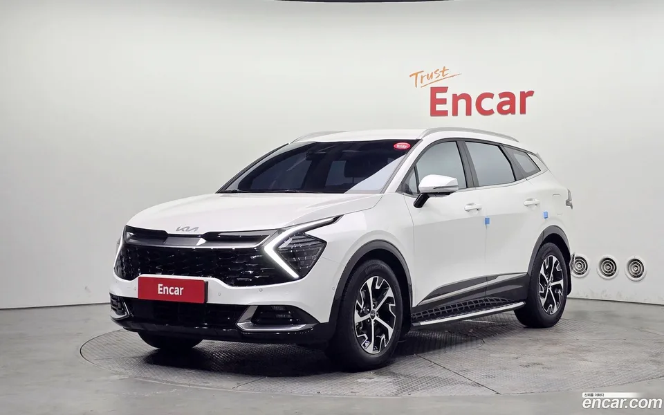 Kia Sportage Hybrid 2WD 2022 — фото 1, купить с доставкой в Москву