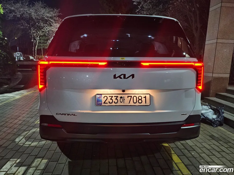 Kia Carnival HEV 9 X Line 2026 — миниатюра 4