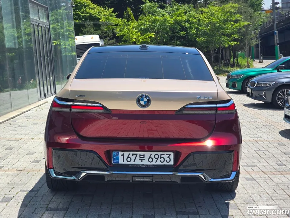 BMW 7 Series 750e xDrive M 2024 — thumbnail 3