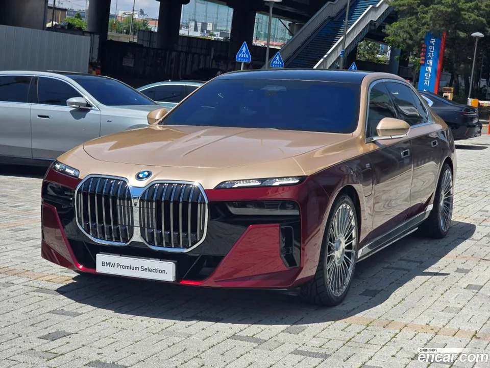 BMW 7 Series 750e xDrive M 2024 — photo 1, buy with delivery to Moscow