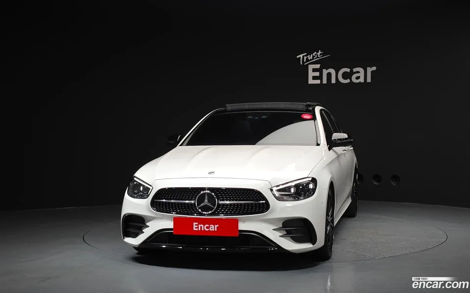 Mercedes-Benz E-Class E350 4MATIC AMG Line 2023 — миниатюра 3