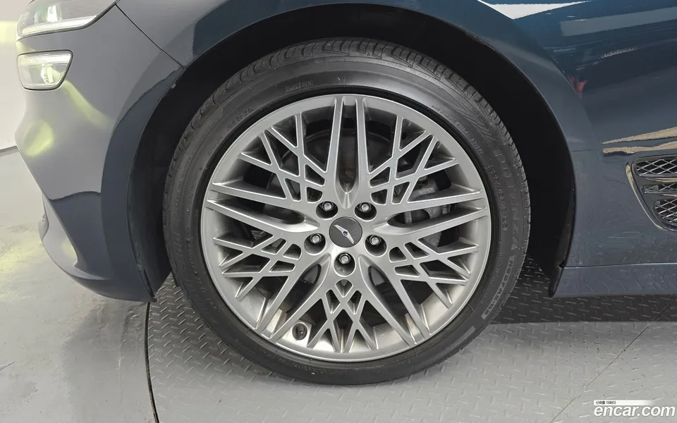 Genesis G70 2.0T 2WD 2022 — миниатюра 2
