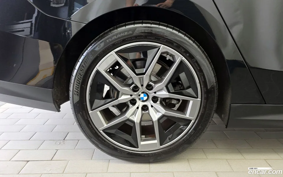 BMW 5 Series 523d 2024 — миниатюра 2