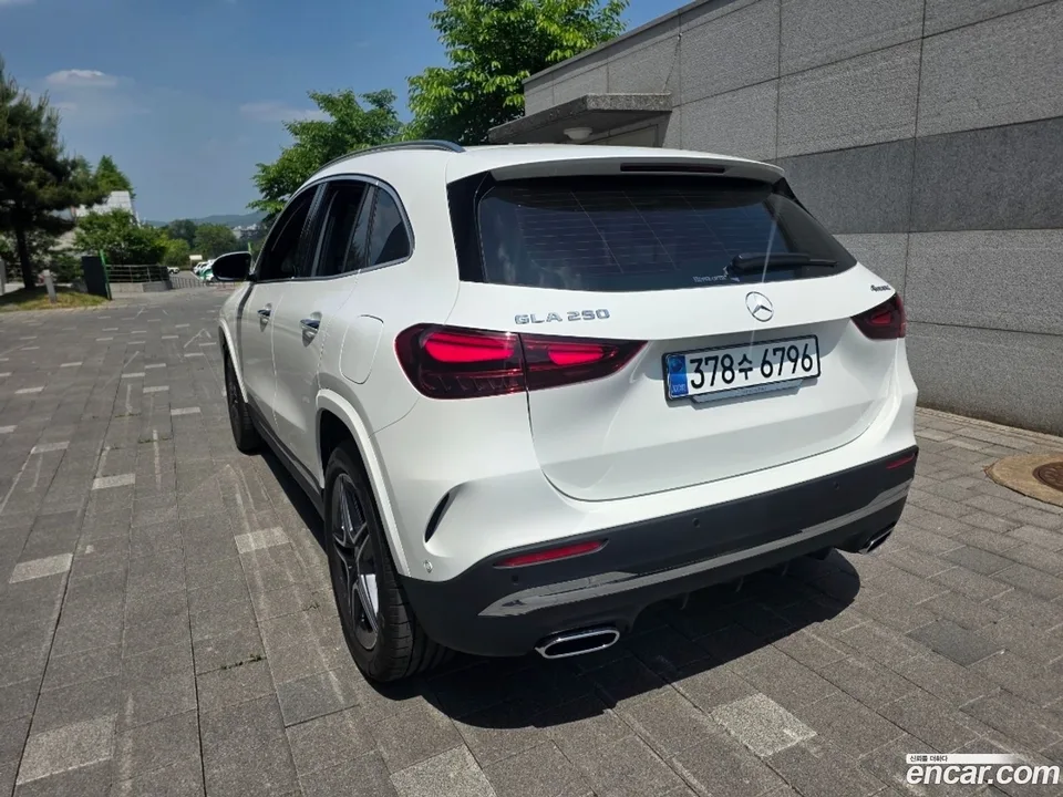 Mercedes-Benz GLA-Class GLA250 4MATIC 2025 — миниатюра 3