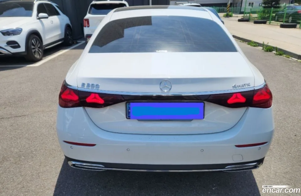 Mercedes-Benz E-Class E300 4MATIC 2024 — миниатюра 4