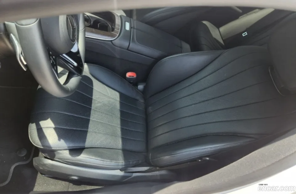 Mercedes-Benz E-Class E300 4MATIC 2024 — миниатюра 5