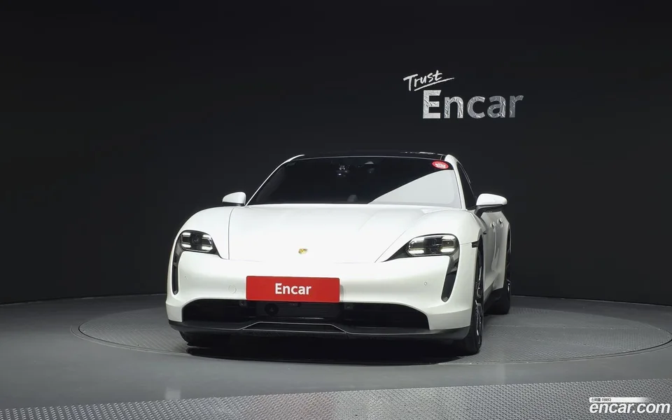 Porsche Taycan 2023 — миниатюра 3