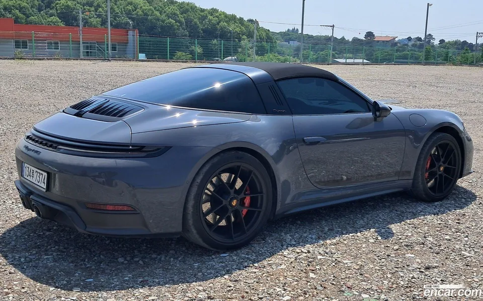 Porsche 911 (992) 4 GTS 2026 — миниатюра 5