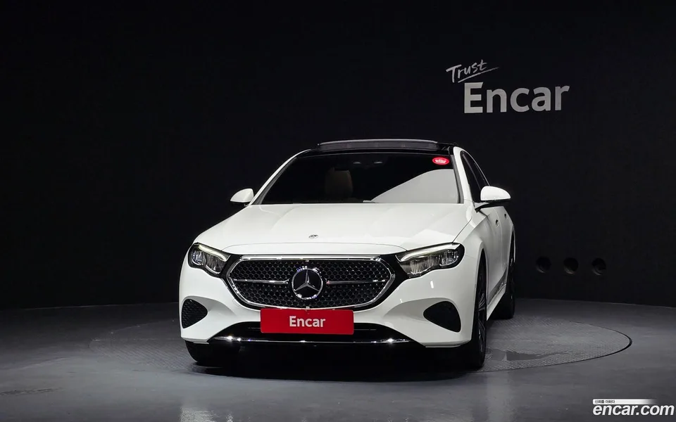 Mercedes-Benz E-Class E200 2025 — миниатюра 3