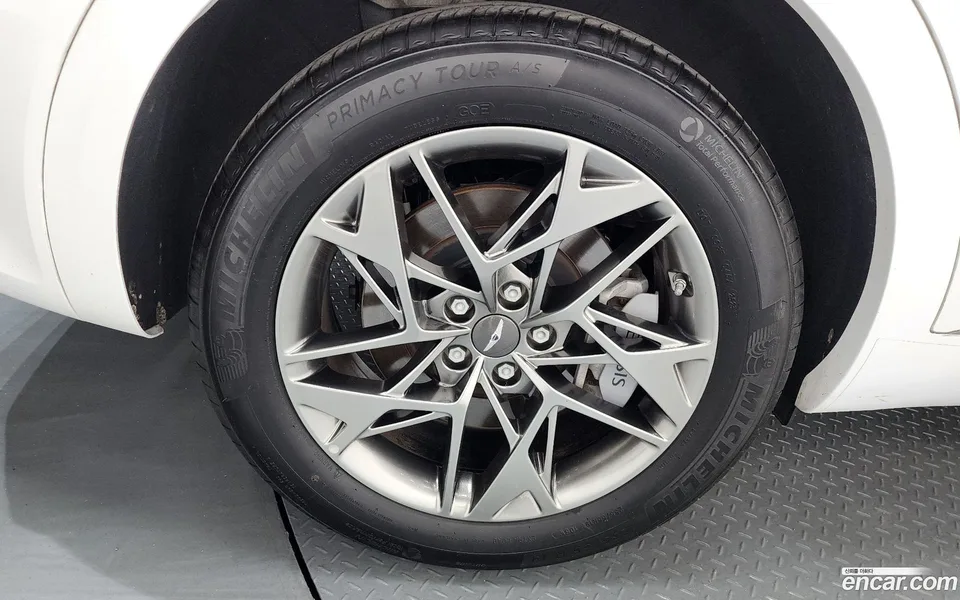 Genesis GV70 2.5T 2WD 2023 — миниатюра 2