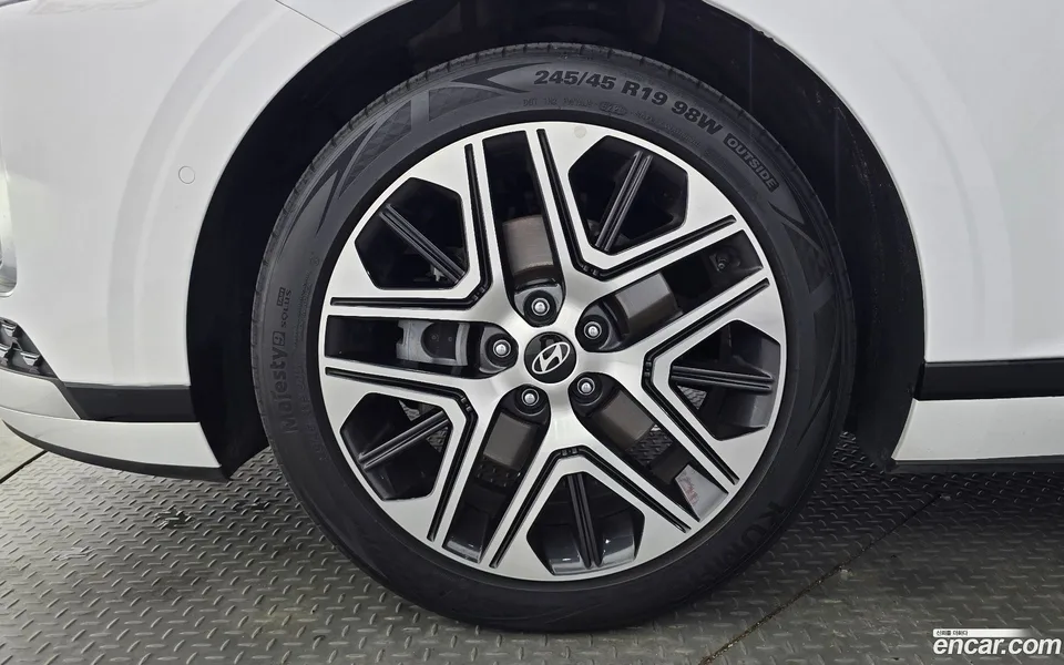 Hyundai Grandeur 2.5 2WD 2024 — миниатюра 5