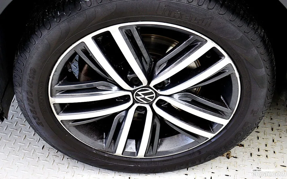 Volkswagen Tiguan 2.0 TSI 4 2022 — миниатюра 5