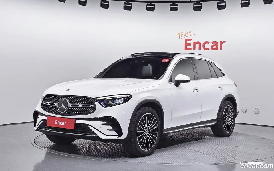 Mercedes-Benz GLC-Class GLC300 4MATIC AMG Line 2026 — фото 1, купить с доставкой в Москву