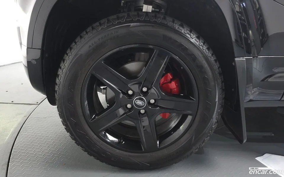 Land Rover Defender 90 D250 X- SE 2025 — миниатюра 2