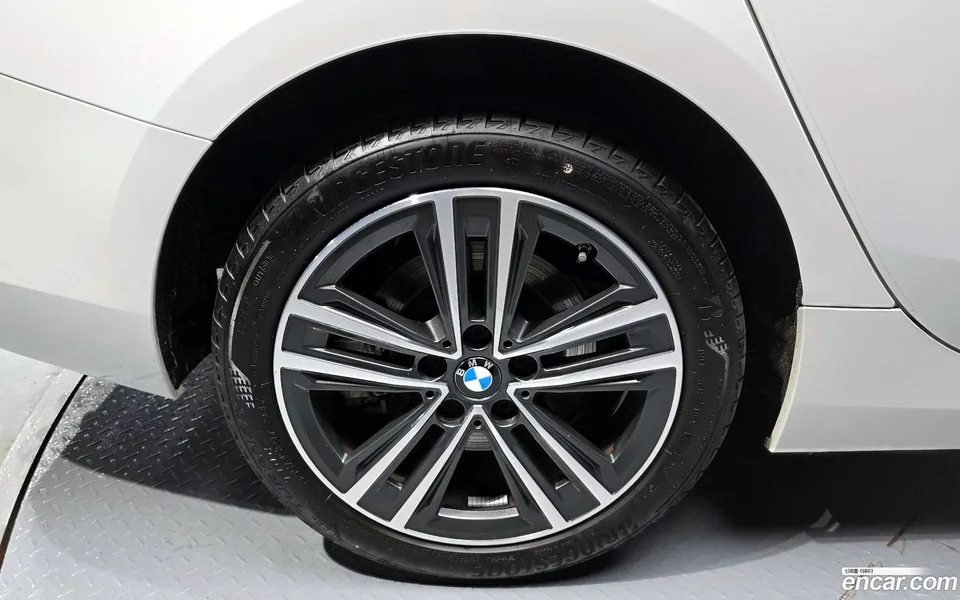 BMW 2 Series Gran Coupe 220i 2023 — миниатюра 5