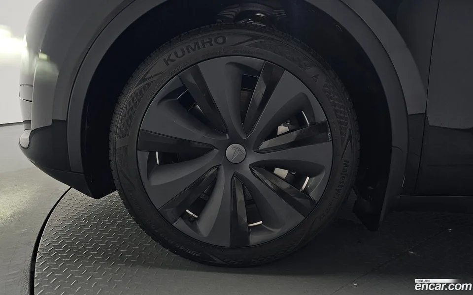 Tesla Model Y RWD 2023 — миниатюра 5