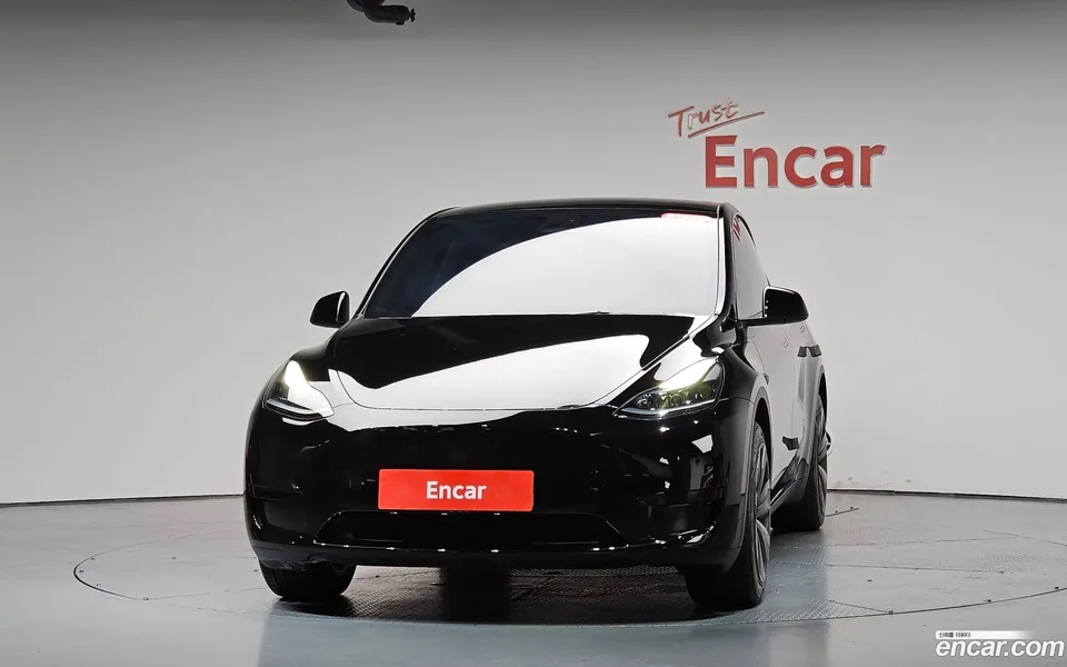 Tesla Model Y RWD 2023 — миниатюра 3