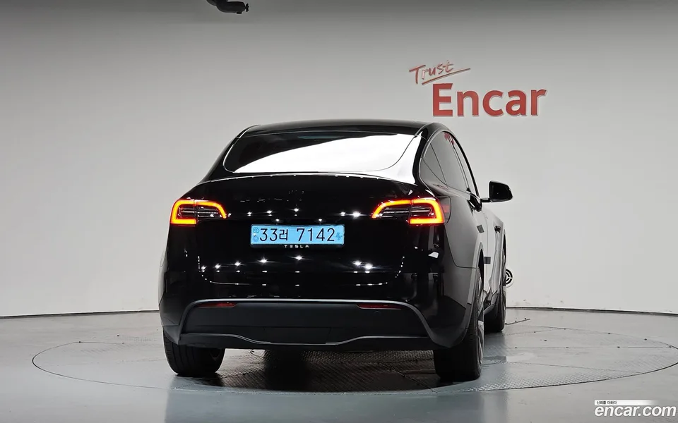 Tesla Model Y RWD 2023 — миниатюра 4
