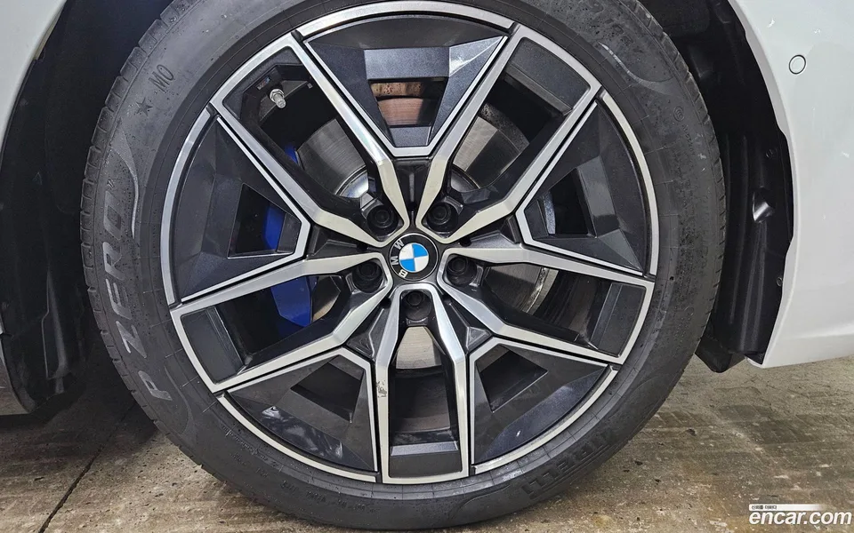 BMW 5 Series 523d M 2025 — миниатюра 2