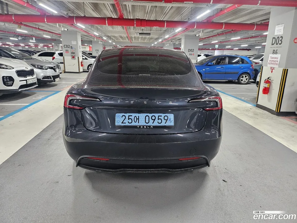 Tesla Model 3 RWD 2025 — миниатюра 4