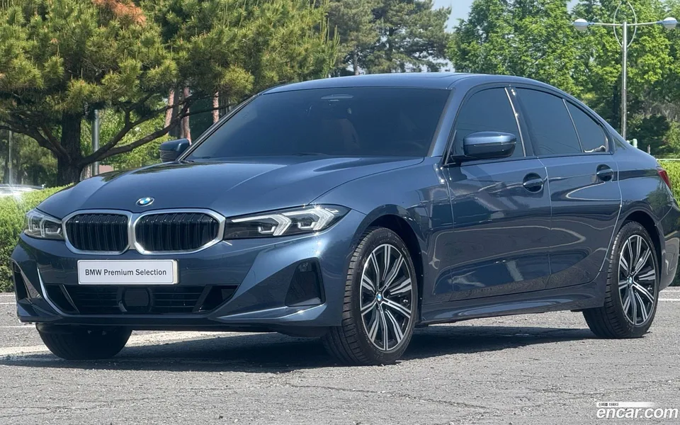 BMW 3 Series 320i 2025 — фото 1, купить с доставкой в Москву