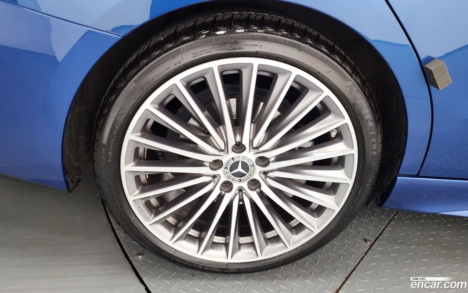 Mercedes-Benz C-Class C300 4MATIC AMG Line 2023 — миниатюра 2