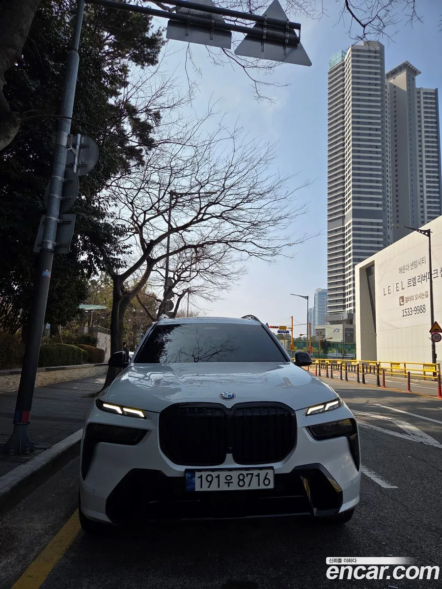 BMW X7 xDrive 40i M 6 2023 — миниатюра 3