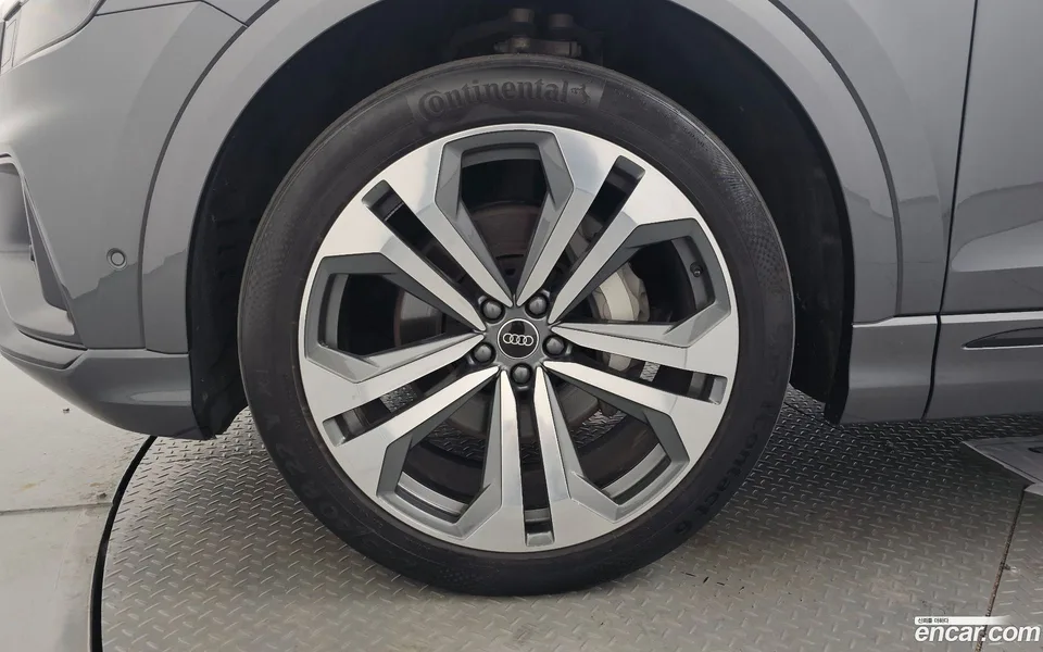 Audi Q8 (4M) 55 TFSI 2023 — миниатюра 2