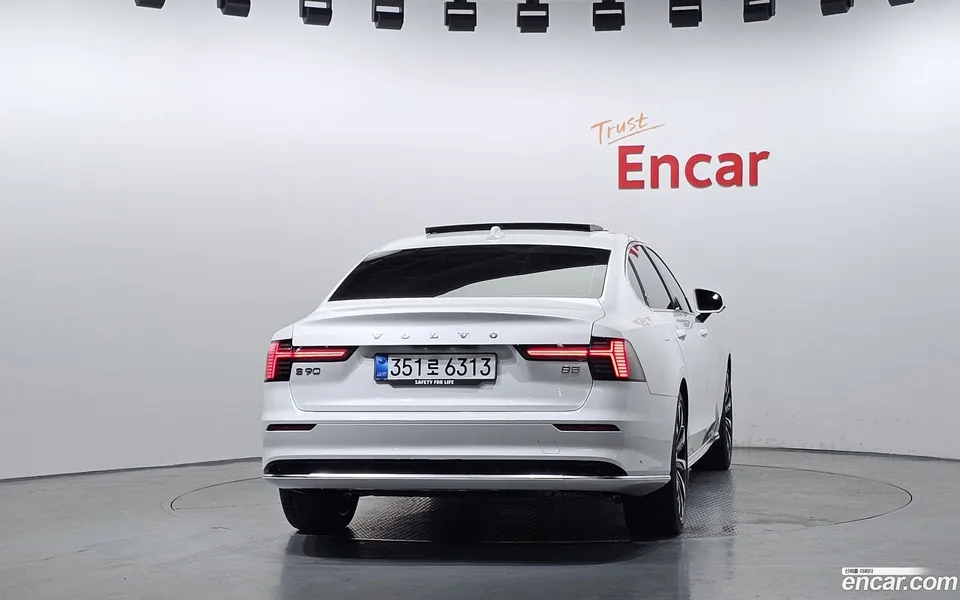 Volvo S90 B5 2025 — миниатюра 4