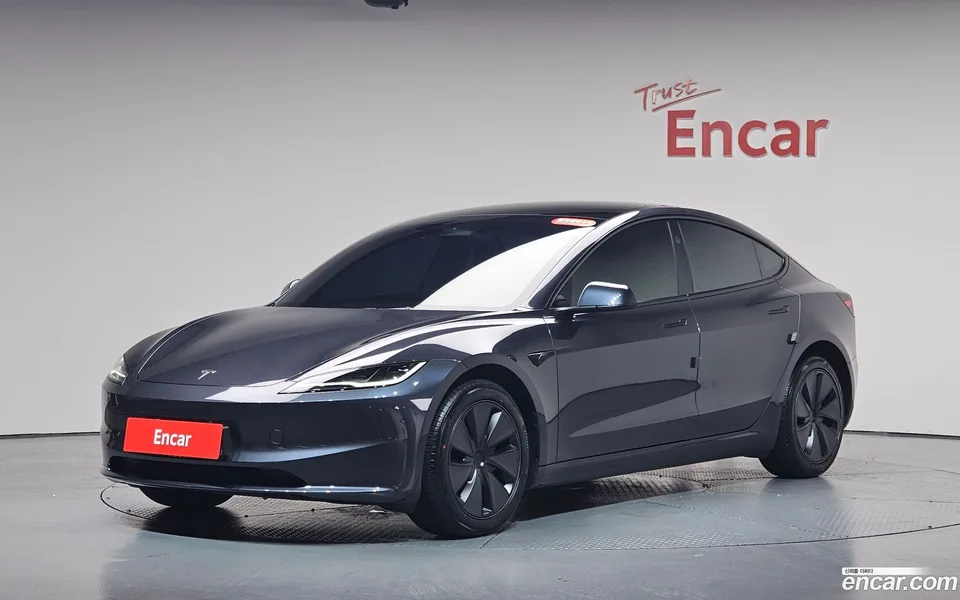 Tesla Model 3 2025