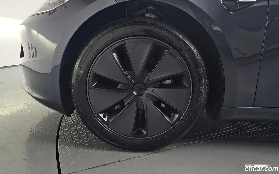 Tesla Model 3 RWD 2025 — миниатюра 5
