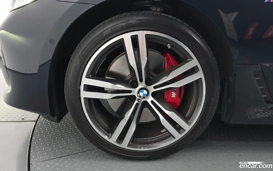 BMW 6 Series GT 640i xDrive M 2024 — миниатюра 5