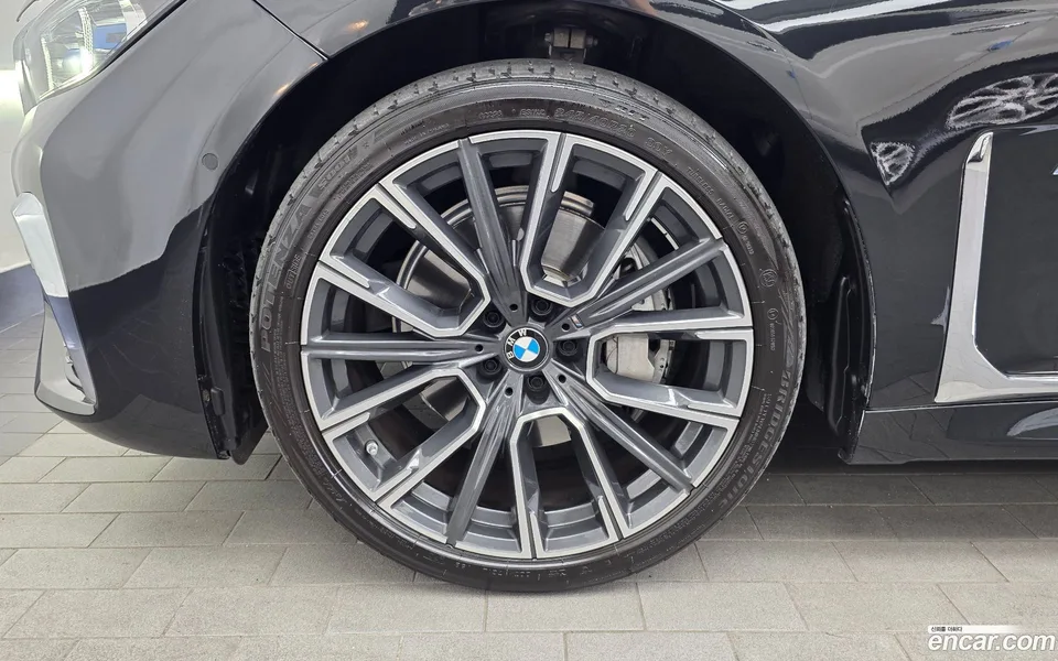 BMW 7 Series 730Ld xDrive M 2022 — миниатюра 5