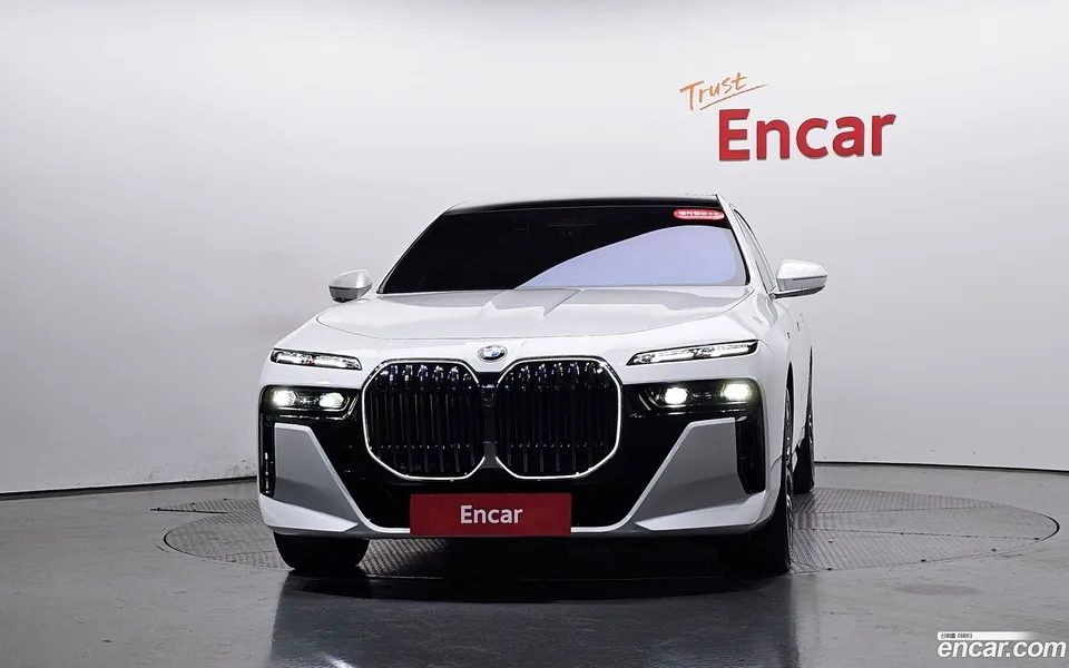 BMW 7 Series 740i xDrive M 2025 — миниатюра 3