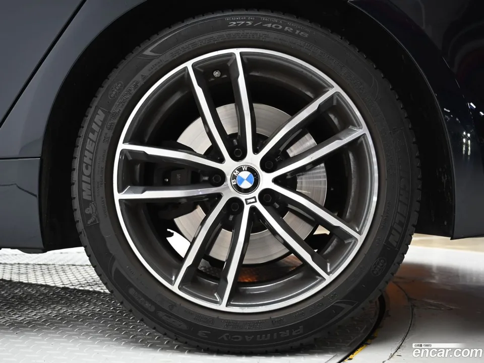 BMW 5 Series 520i M 2022 — миниатюра 2