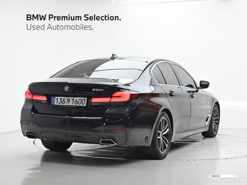 BMW 5 Series 520i M 2022 — photo 1, buy with delivery to Moscow