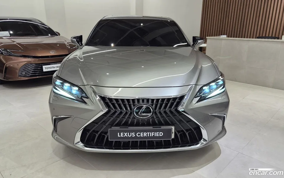 Lexus ES 300h 2024 — миниатюра 3