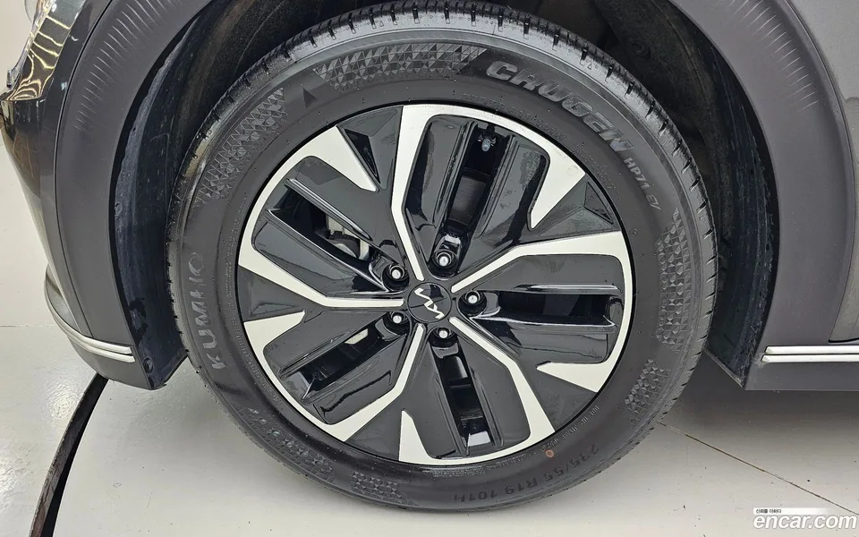 Kia EV6 4WD 2023 — миниатюра 2
