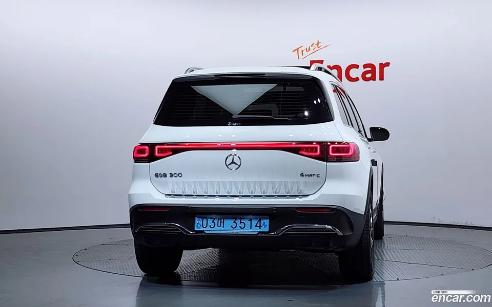 Mercedes-Benz EQB EQB300 4MATIC AMG 2024 — миниатюра 4