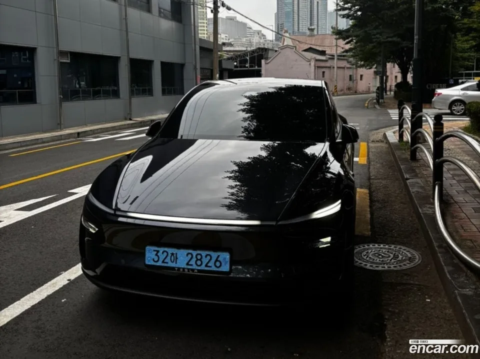 Tesla Model Y RWD 2025 — миниатюра 3